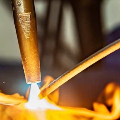 Qual o diferencial da liga de solda alemã da Deutsch?